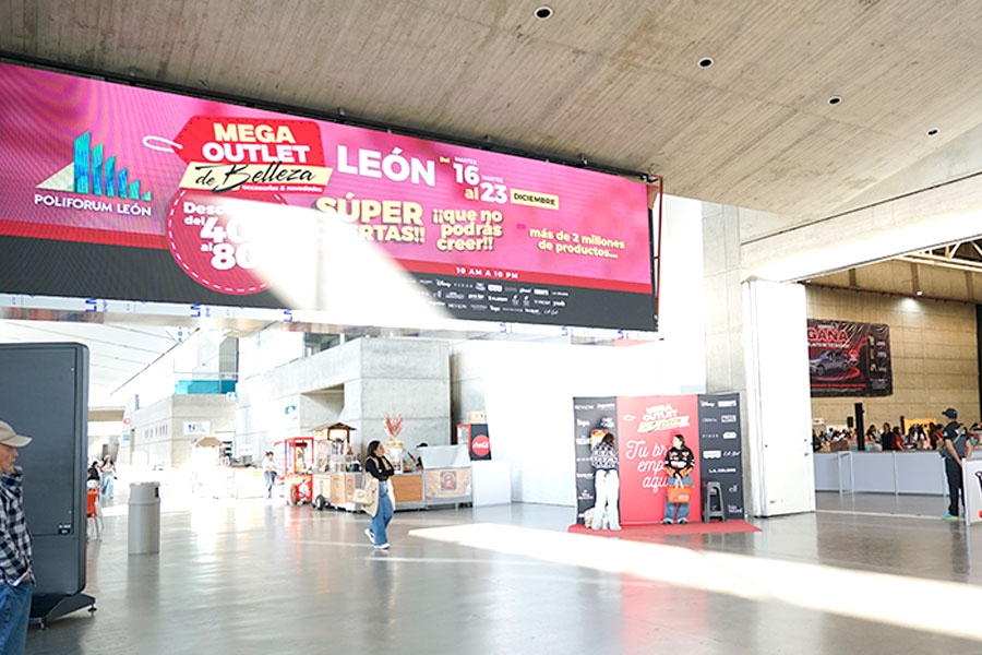 Mega Outlet de Belleza y Accesorios 2025 atrajo a miles en Poliforum León
