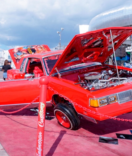 Low Rider Fest León 2025 llenó de color, música y estilo las calles del Bajío